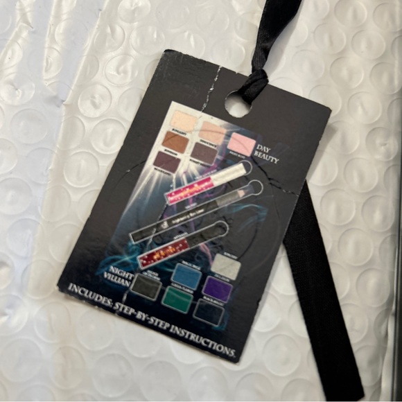 e.l.f. Disney Good vs Evil Let the Drama Begin Beauty Book super Rare find new - Picture 3 of 13